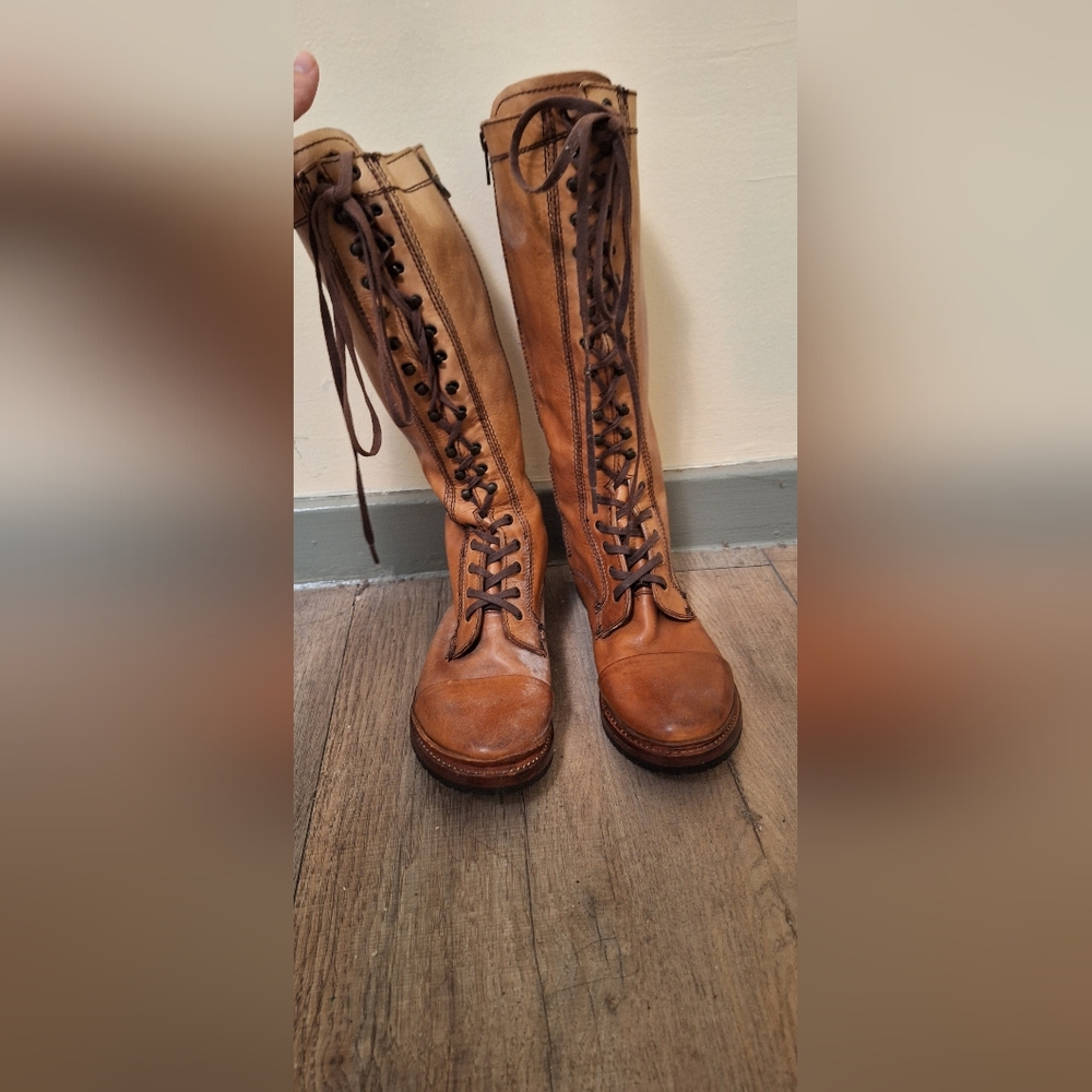 Excellent seal of sutro knee high boots